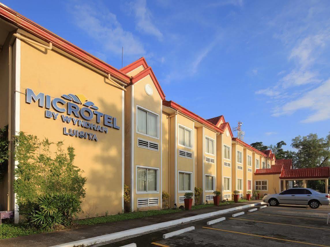 Microtel By Wyndham Tarlac Exterior foto